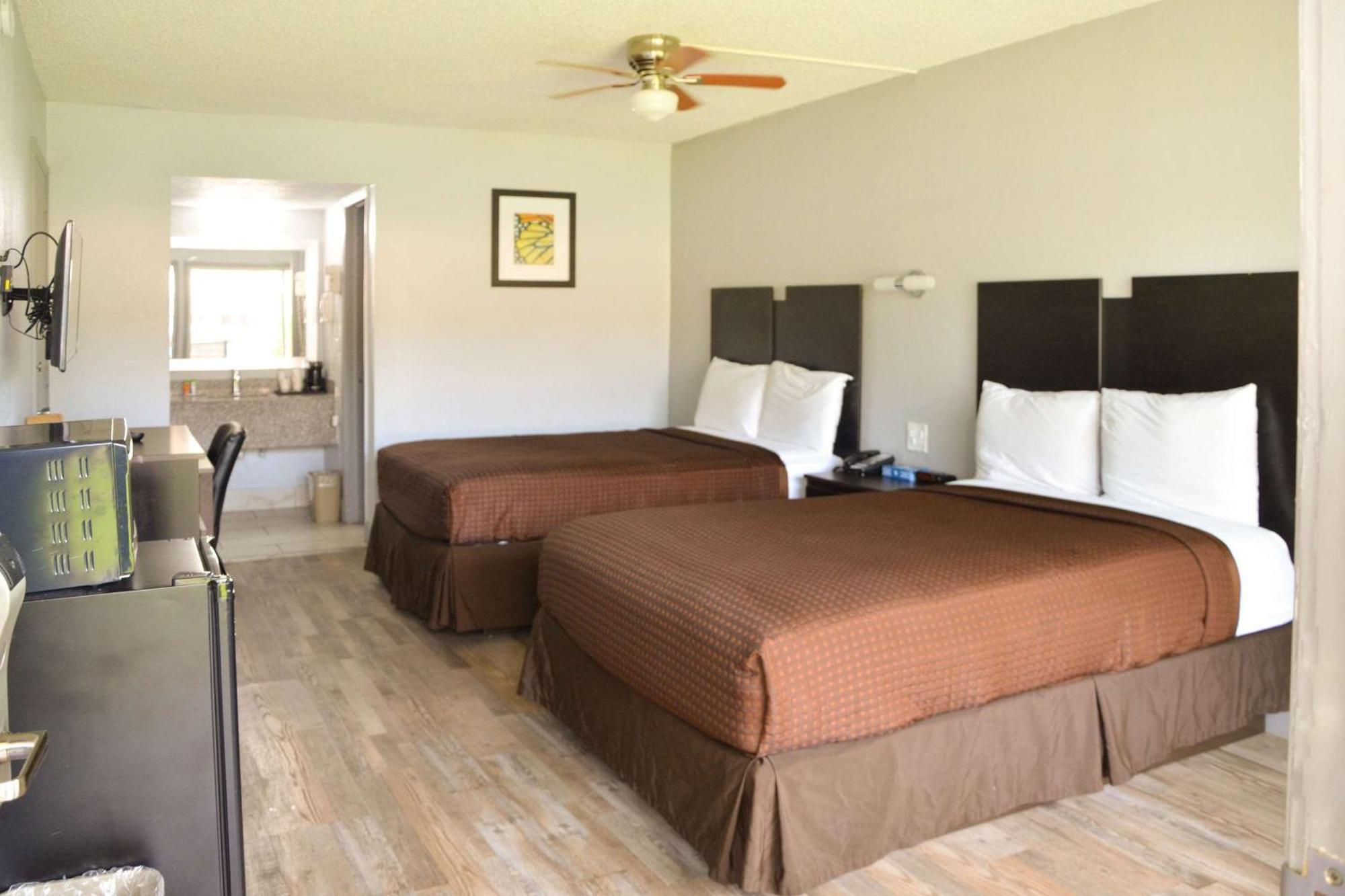 Inn Rodeway Sun Center 2*