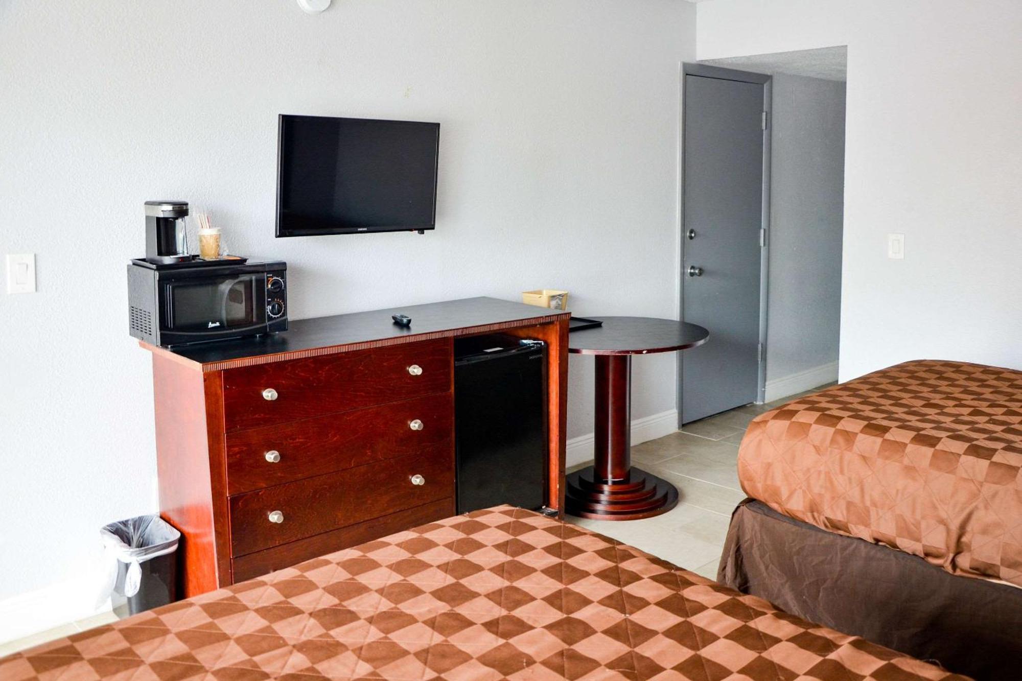 Inn Rodeway Sun Center 2*