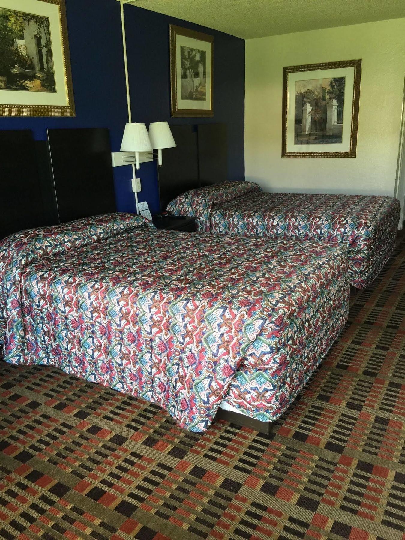 Inn Rodeway Sun Center